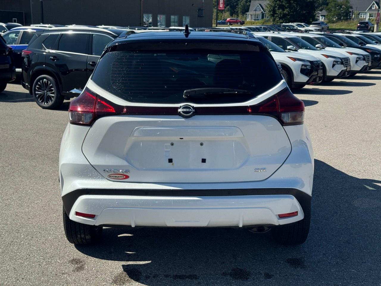 2023 Nissan Kicks SR FWD Photo