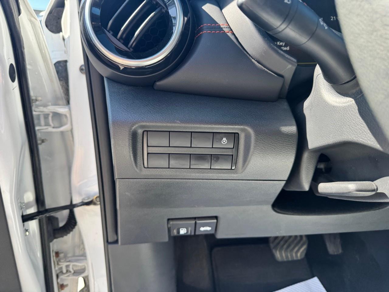 2023 Nissan Kicks SR FWD Photo