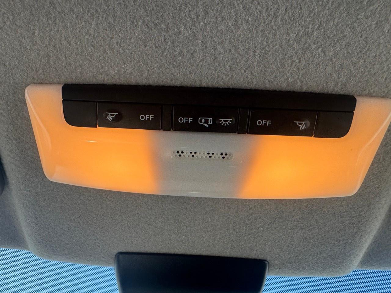 2023 Nissan Kicks SR FWD Photo