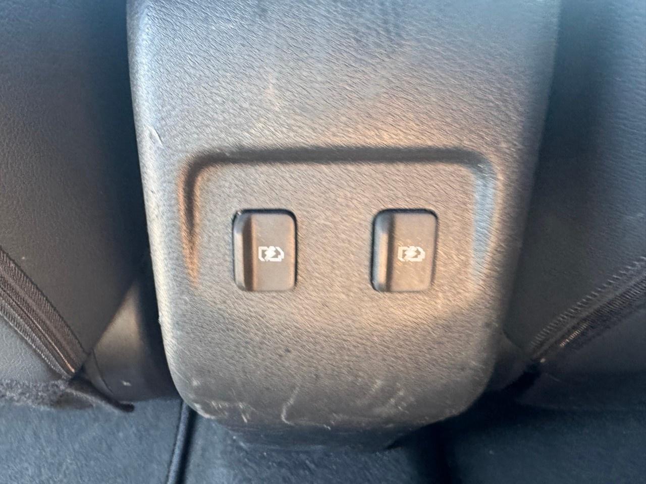 2023 Nissan Kicks SR FWD Photo