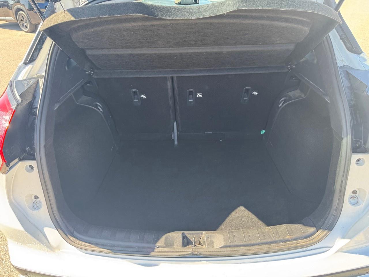 2023 Nissan Kicks SR FWD Photo
