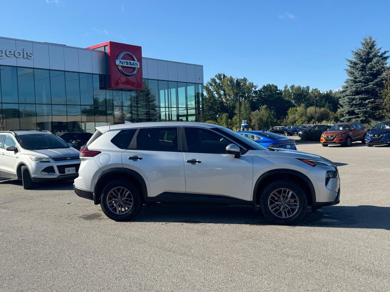 2024 Nissan Rogue AWD S Photo5