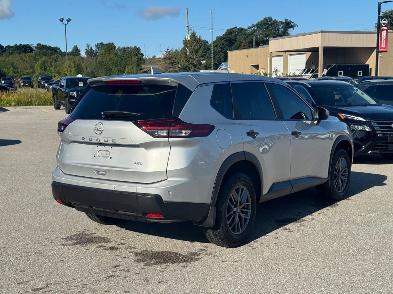 2024 Nissan Rogue AWD S Photo2