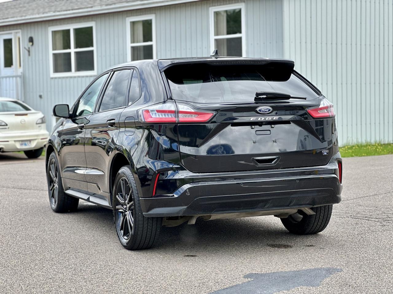 2024 Ford Edge ST LINE AWD W/ 1 OWNER Photo3