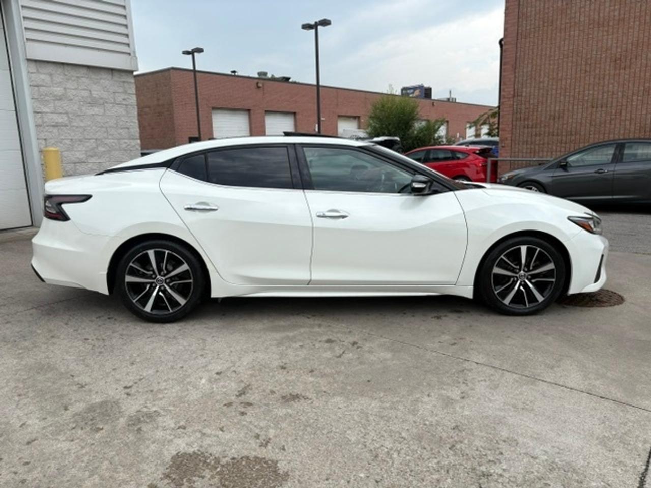 2022 Nissan Maxima SL **LEATHER-ROOF-NAVI-CAMERA-NEW TIRES** Photo