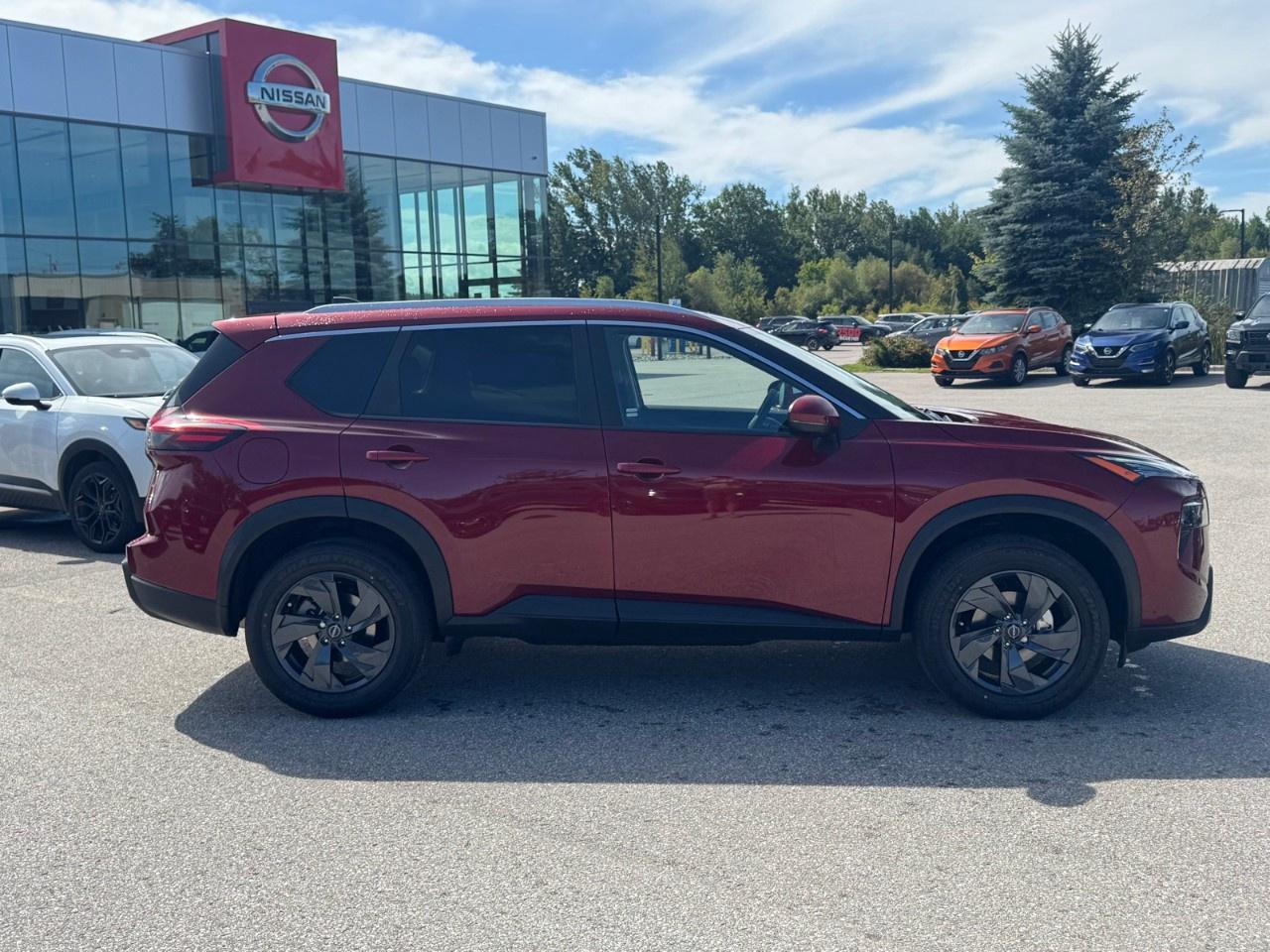 2026 Nissan Rogue AWD SV Moonroof Photo2