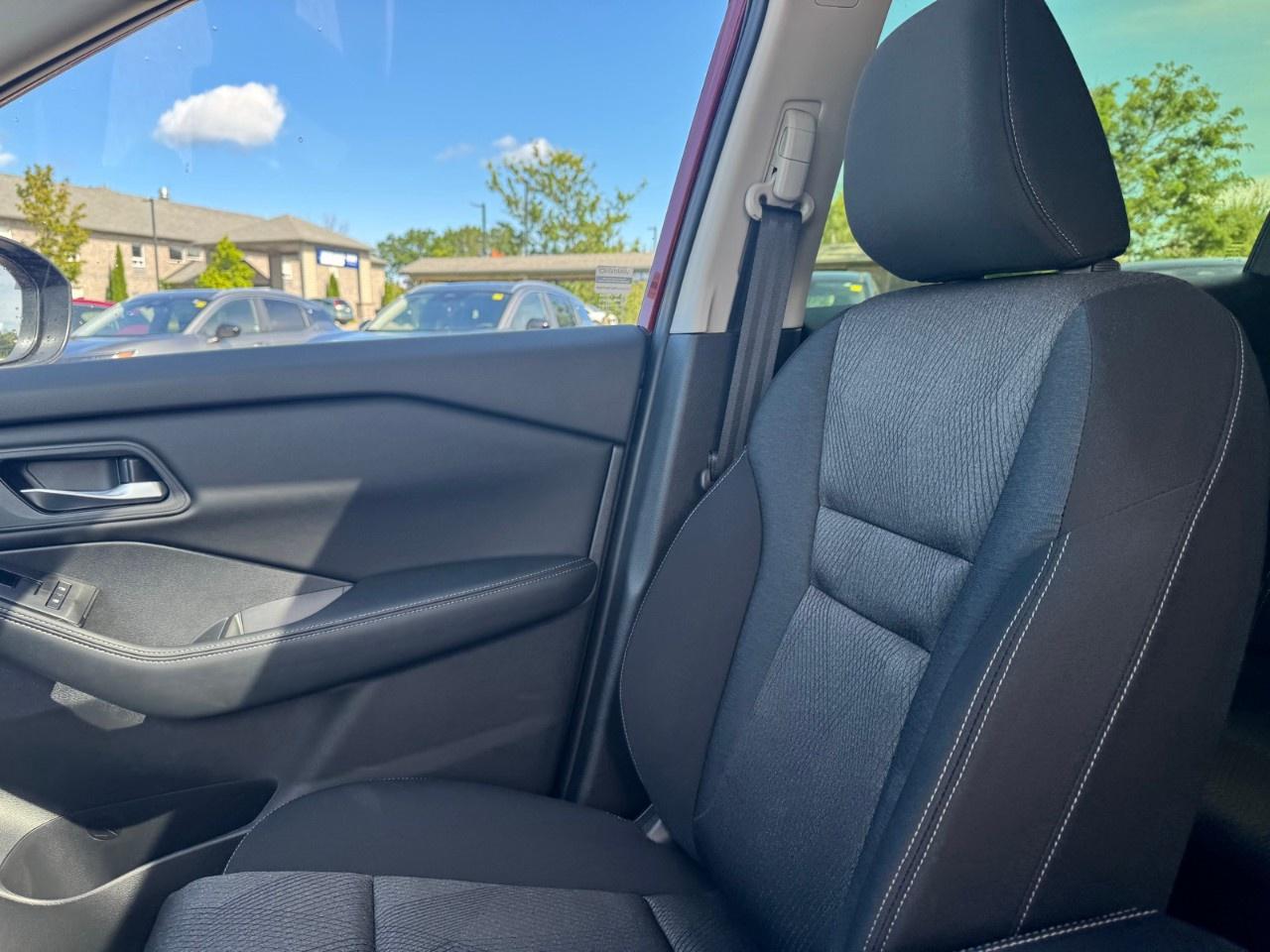 2026 Nissan Rogue AWD SV Moonroof Photo