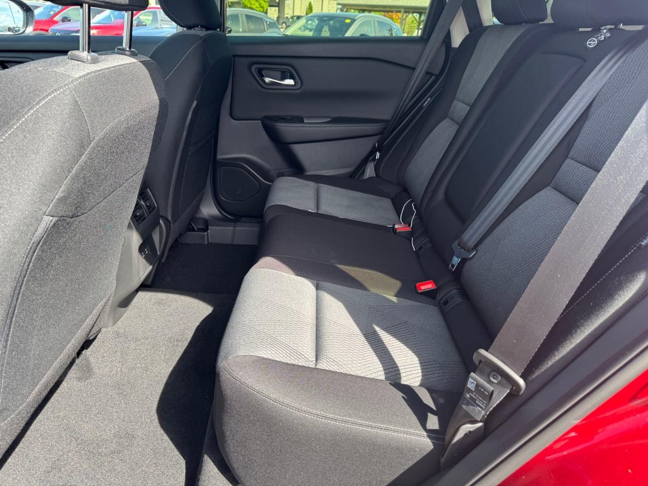 2026 Nissan Rogue AWD SV Moonroof Photo