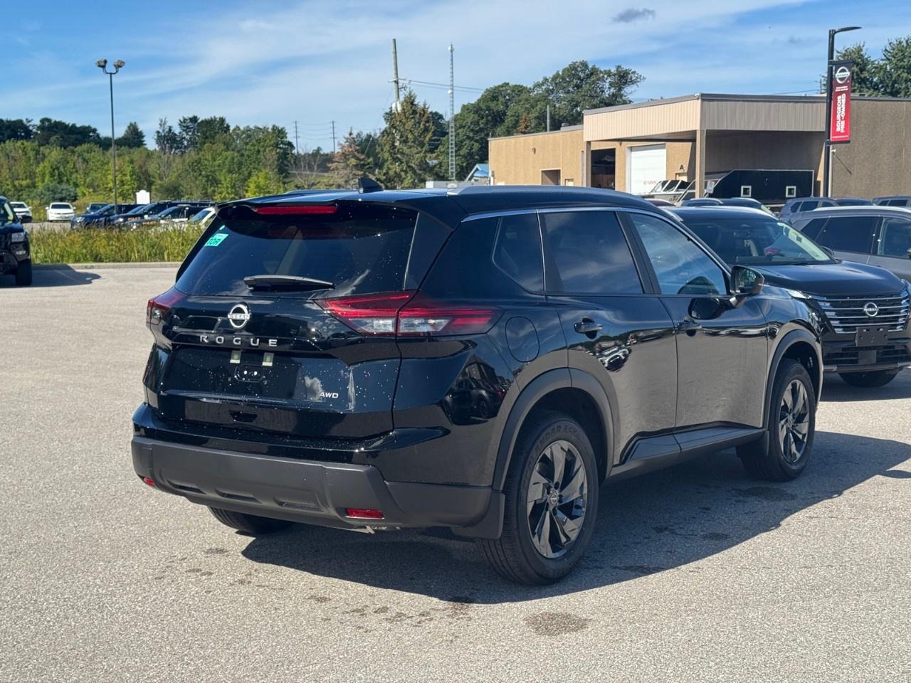 2026 Nissan Rogue AWD SV Moonroof Photo