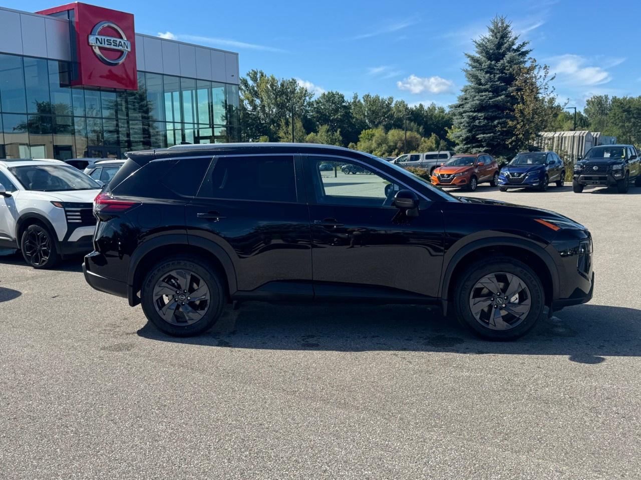 2026 Nissan Rogue AWD SV Moonroof Photo