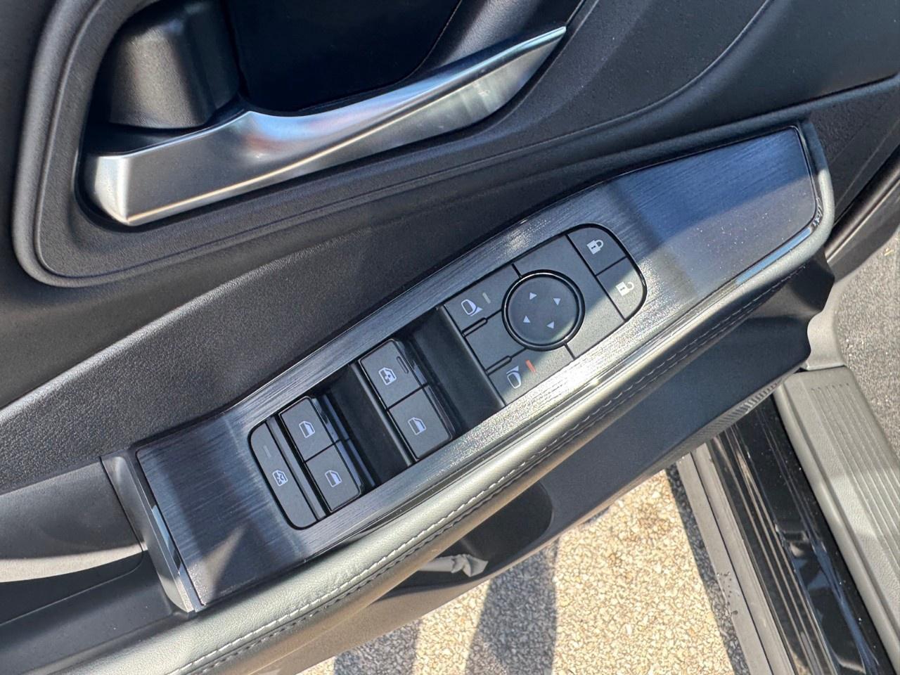 2026 Nissan Rogue AWD SV Moonroof Photo