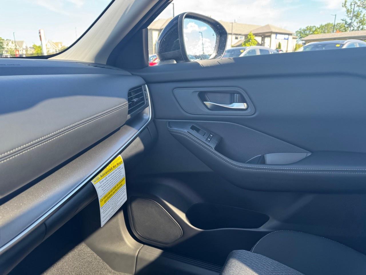 2026 Nissan Rogue AWD SV Moonroof Photo