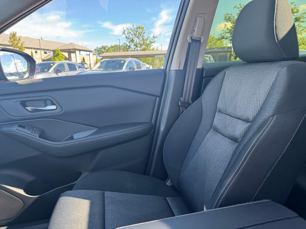 2026 Nissan Rogue AWD SV Moonroof Photo