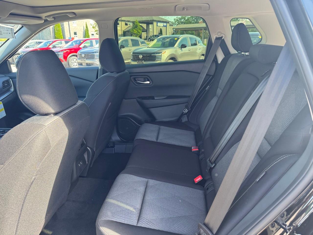 2026 Nissan Rogue AWD SV Moonroof Photo