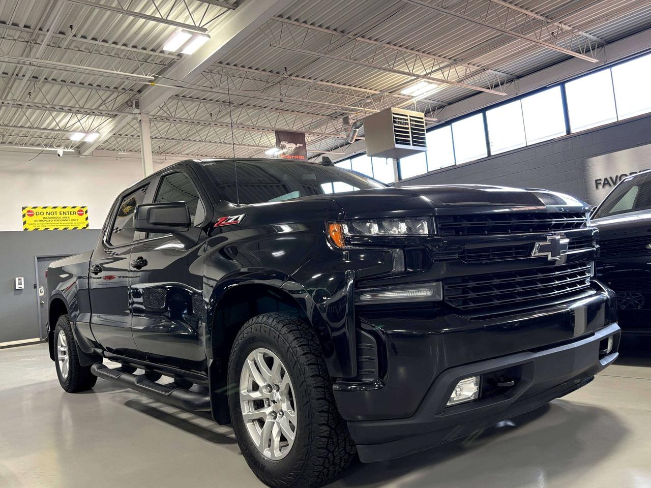 2019 Chevrolet Silverado 1500 RST|Z71|V8|4X4|WOODTRIMS|SIDESTEPS|TONNEACOVER|+++ Photo1