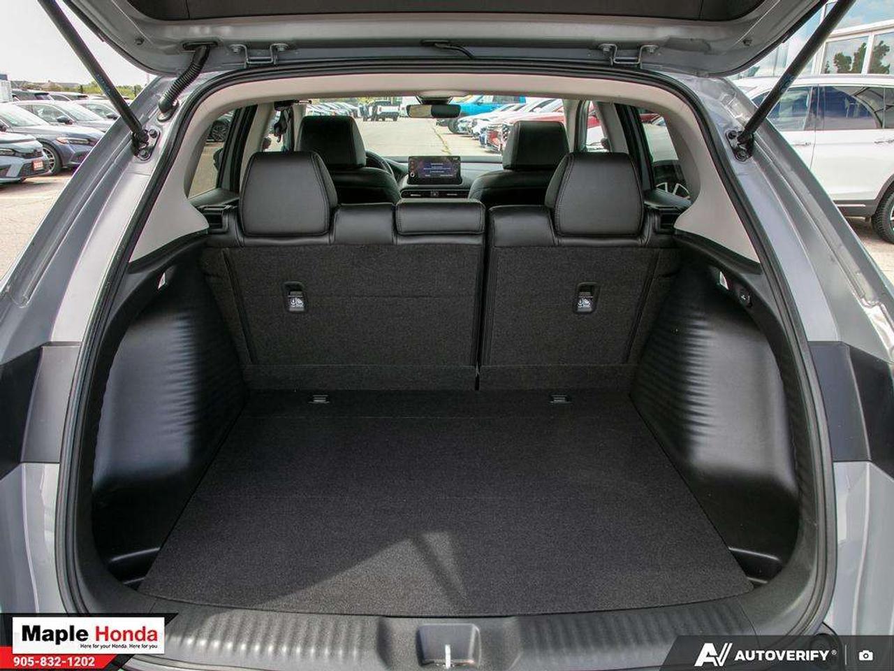 2026 Honda HR-V Leather Seats| Sunroof| Heated Seats| Auto Start| Photo