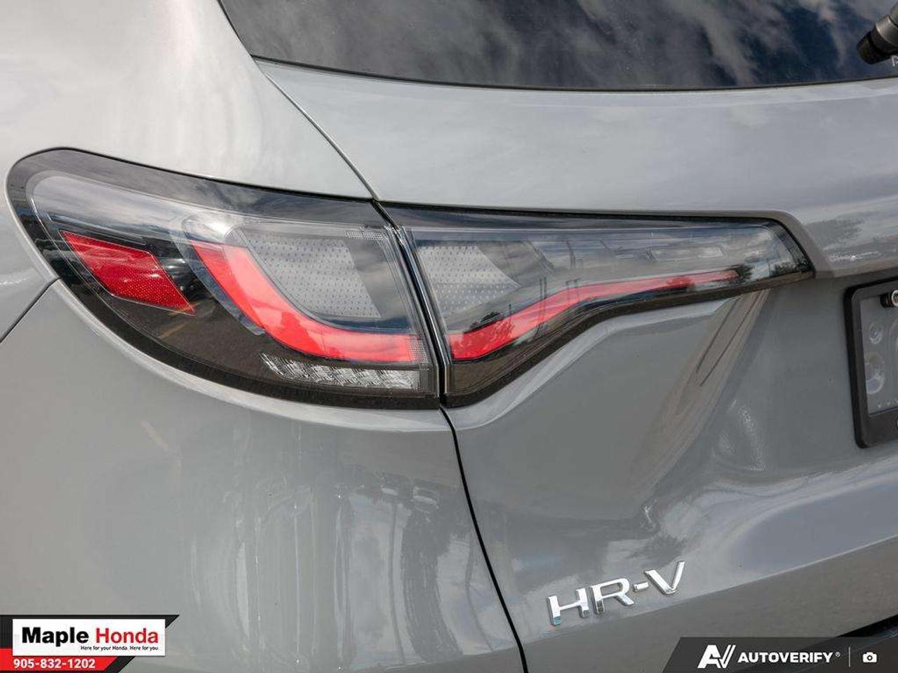 2026 Honda HR-V Leather Seats| Sunroof| Heated Seats| Auto Start| Photo