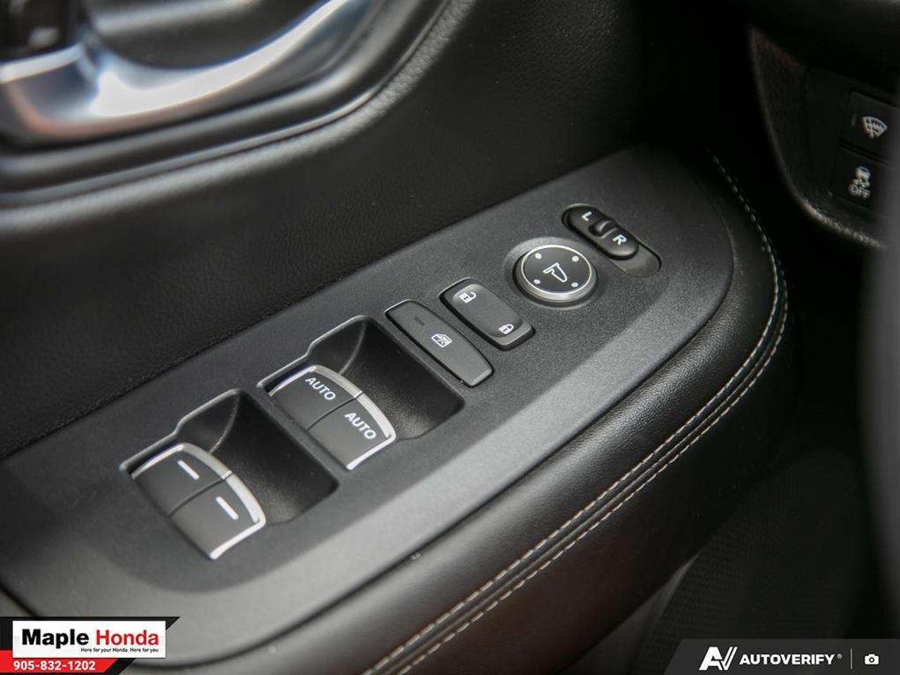 2026 Honda HR-V Leather Seats| Sunroof| Heated Seats| Auto Start| Photo