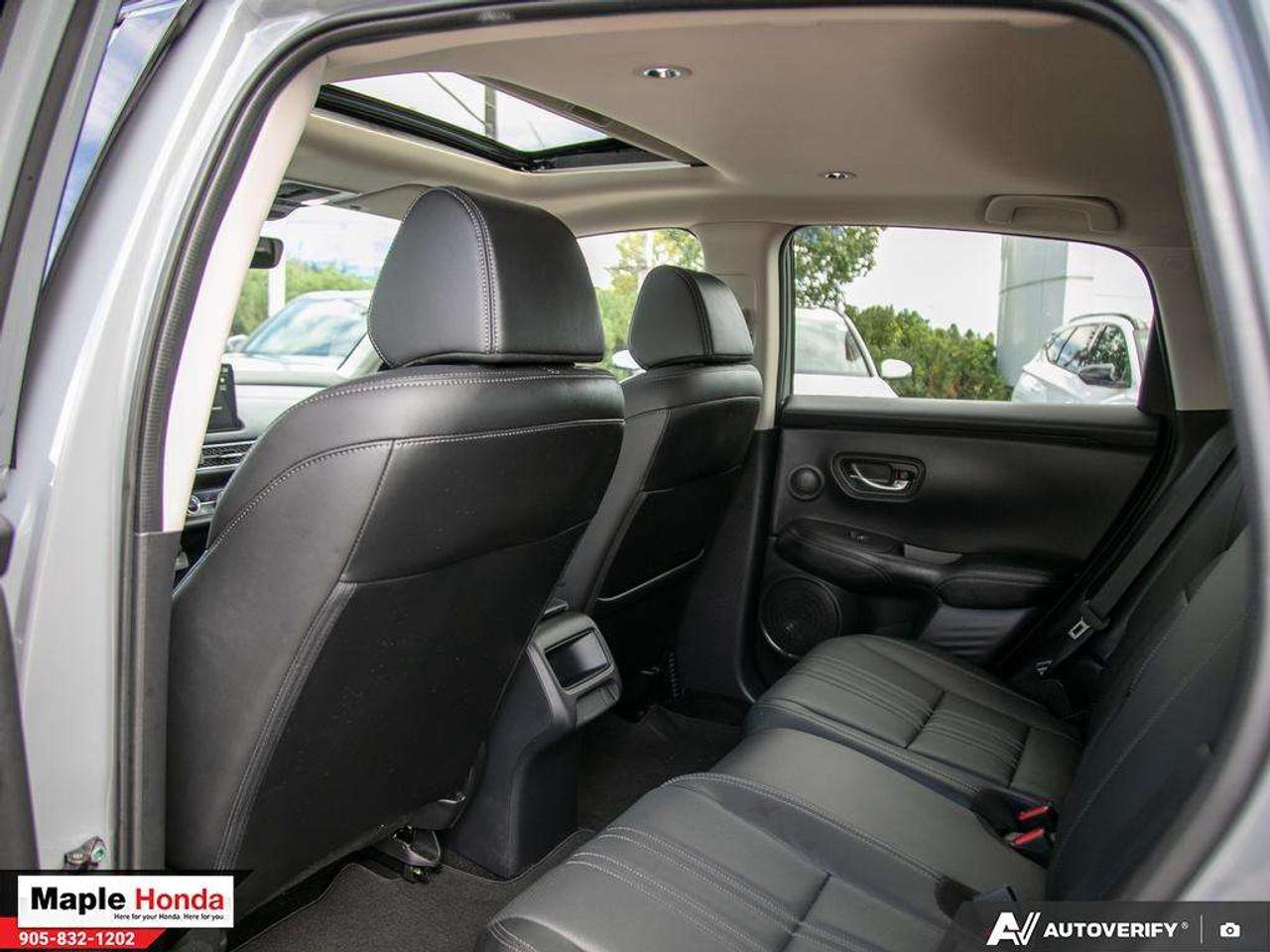 2026 Honda HR-V Leather Seats| Sunroof| Heated Seats| Auto Start| Photo