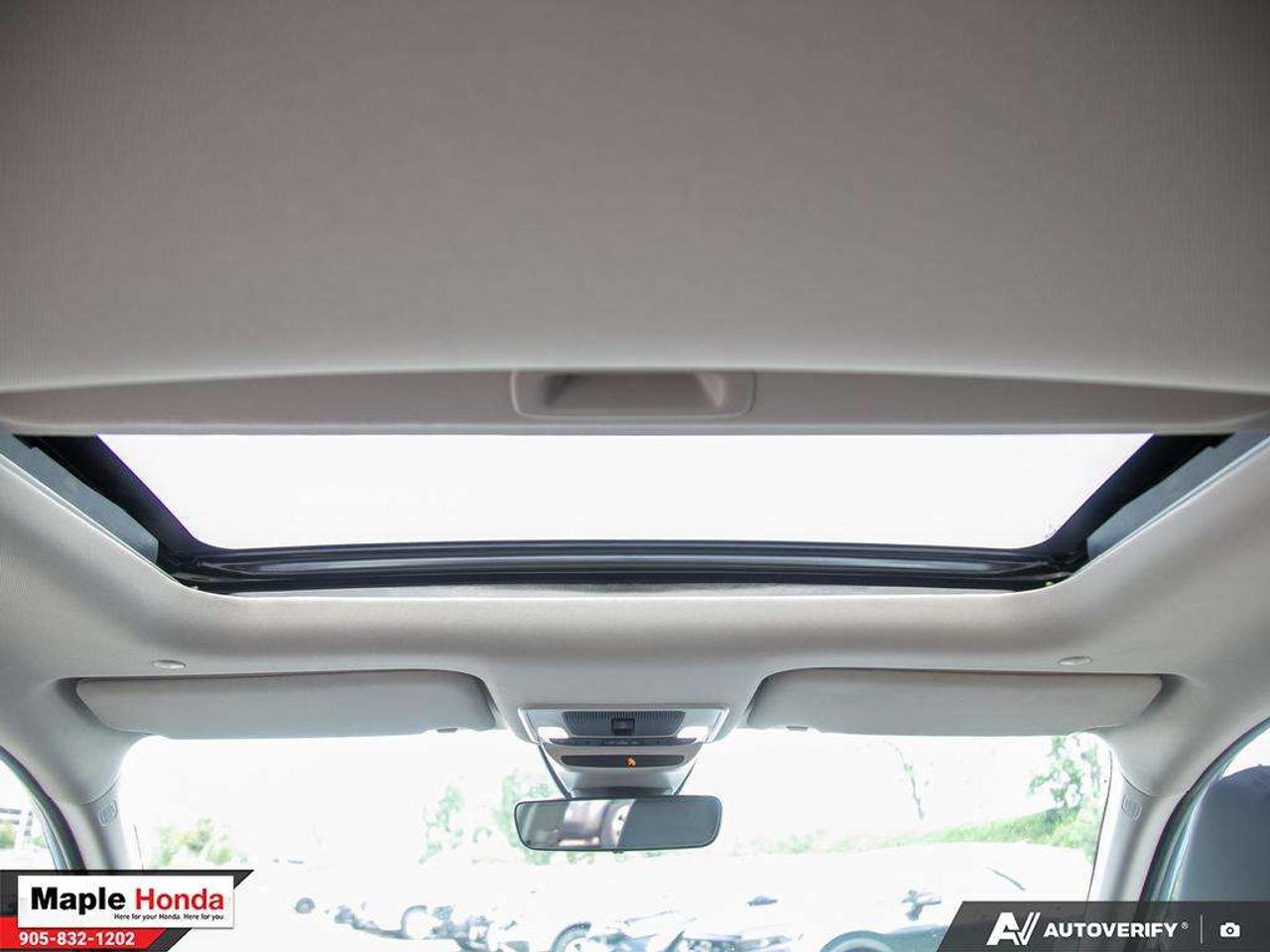 2026 Honda HR-V Leather Seats| Sunroof| Heated Seats| Auto Start| Photo