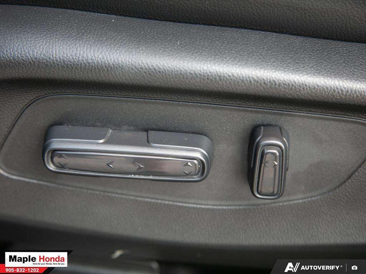 2026 Honda HR-V Leather Seats| Sunroof| Heated Seats| Auto Start| Photo