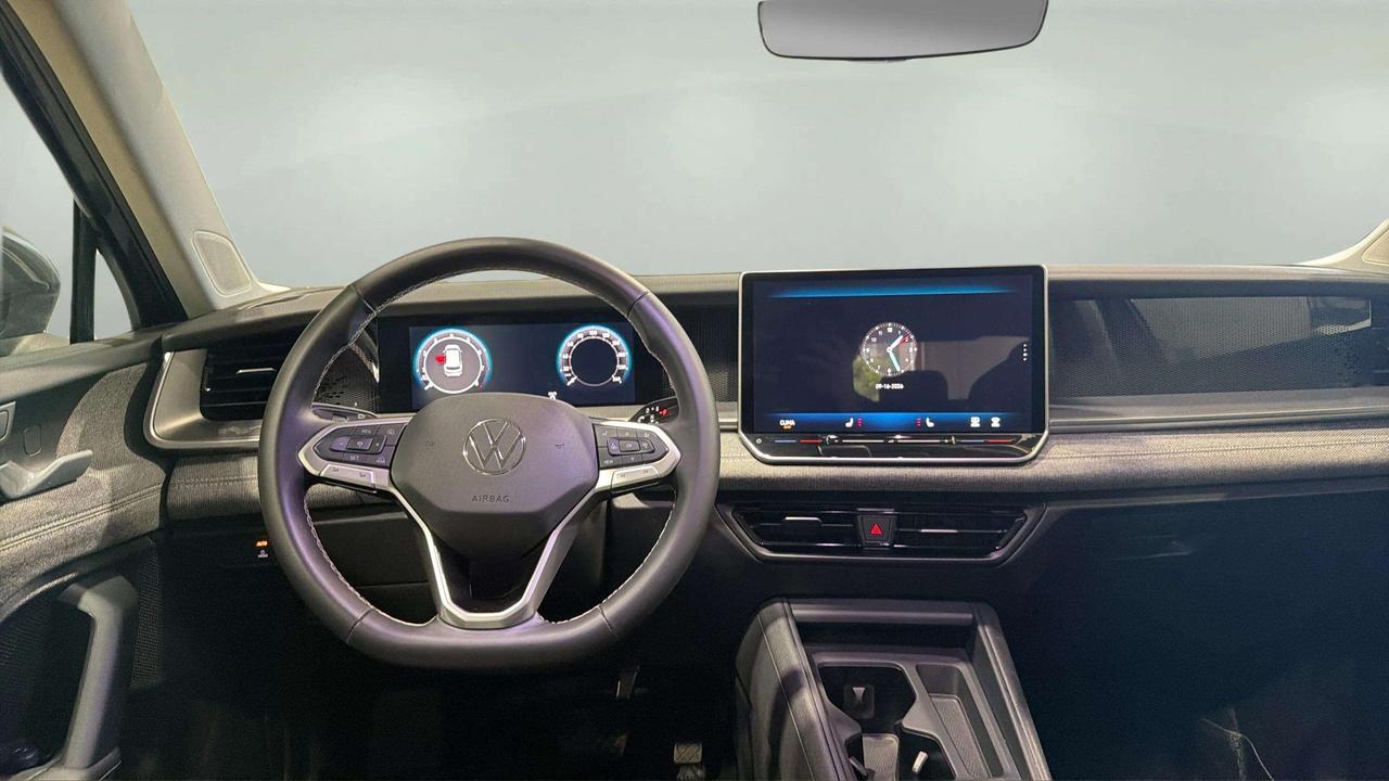 2025 Volkswagen Tiguan TRENDLINE | CLEAN CARFAX | 1 OWNER | HTD SEATS Photo