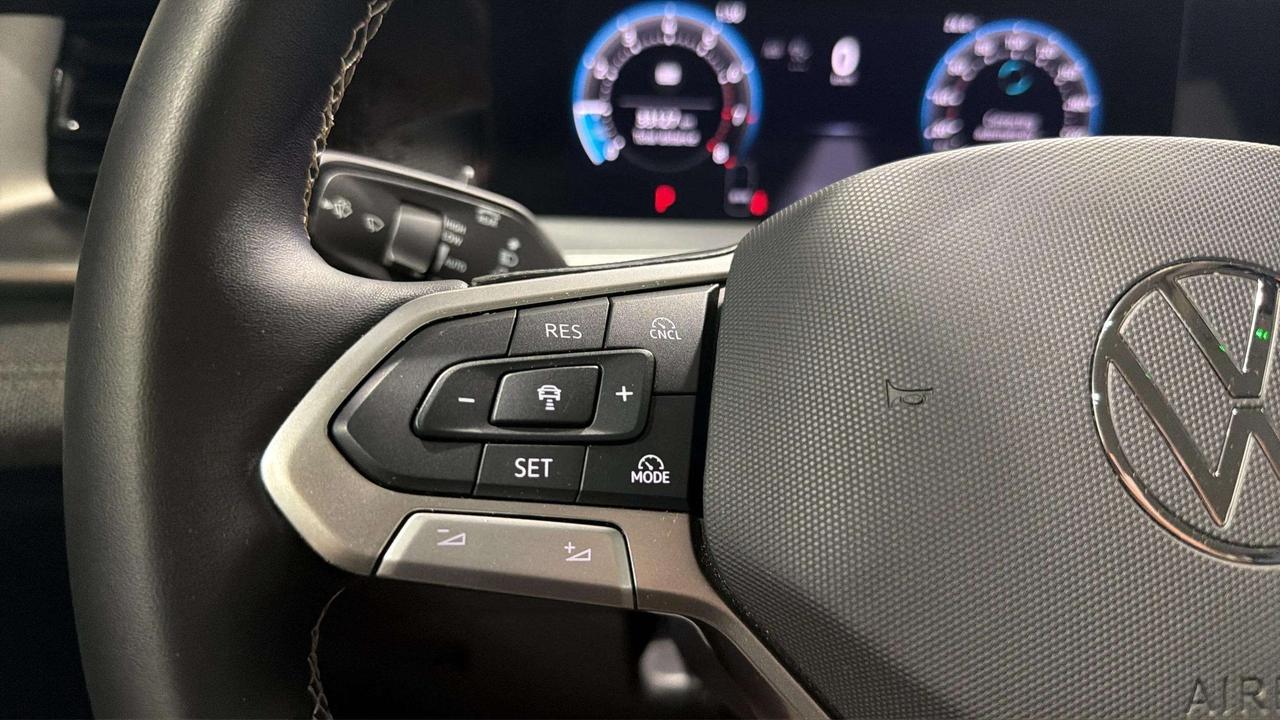 2025 Volkswagen Tiguan TRENDLINE | CLEAN CARFAX | 1 OWNER | HTD SEATS Photo
