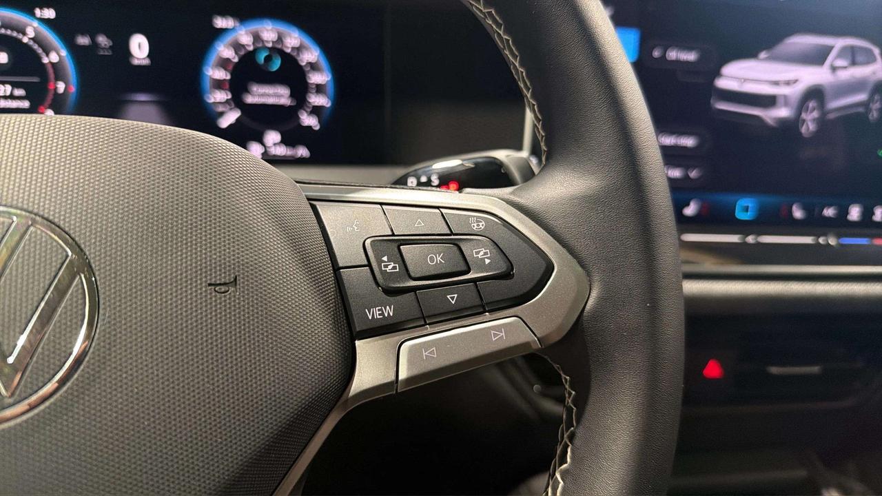 2025 Volkswagen Tiguan TRENDLINE | CLEAN CARFAX | 1 OWNER | HTD SEATS Photo