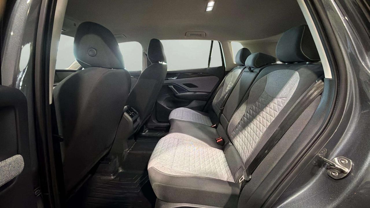 2025 Volkswagen Tiguan TRENDLINE | CLEAN CARFAX | 1 OWNER | HTD SEATS Photo