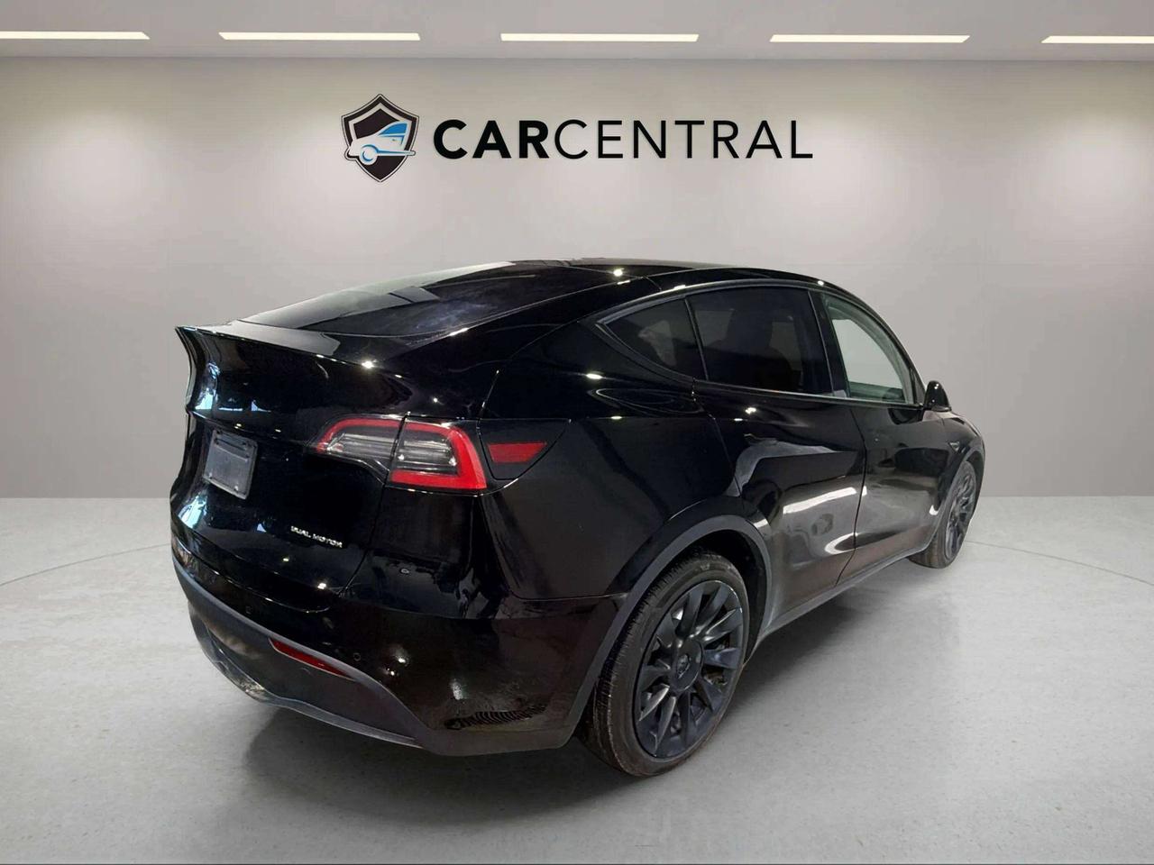 2021 Tesla Model Y LONG RANGE | AWD | GLASS ROOF | HTD SEATS | Photo