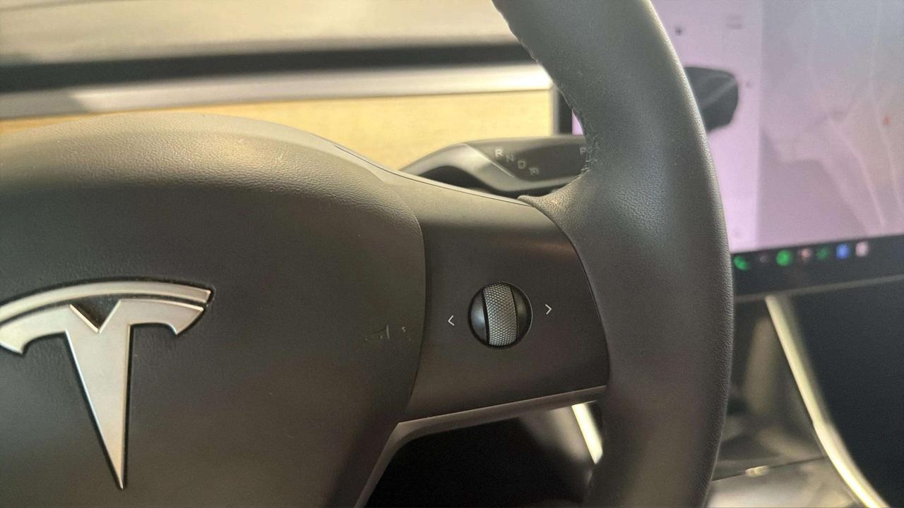 2021 Tesla Model Y LONG RANGE | AWD | GLASS ROOF | HTD SEATS | Photo