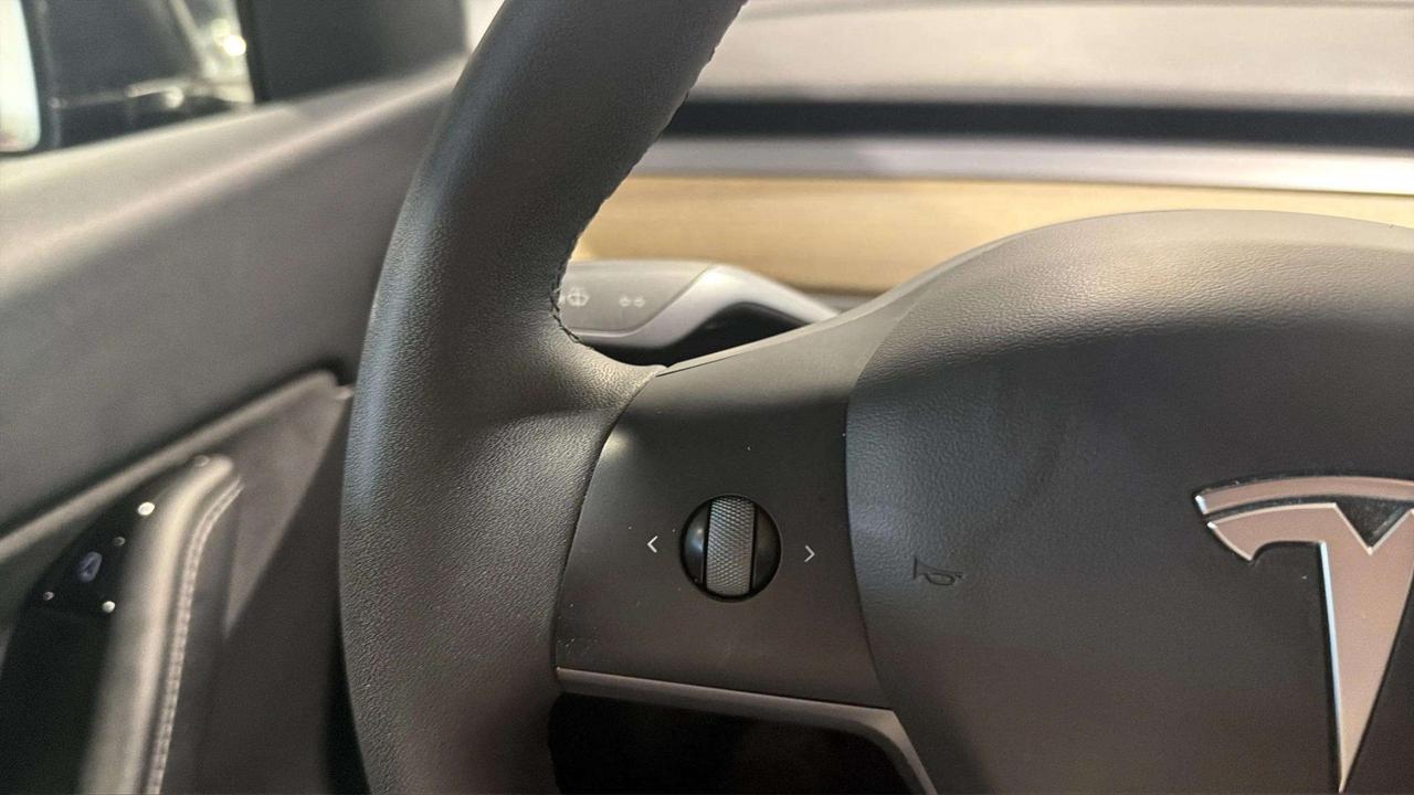 2021 Tesla Model Y LONG RANGE | AWD | GLASS ROOF | HTD SEATS | Photo