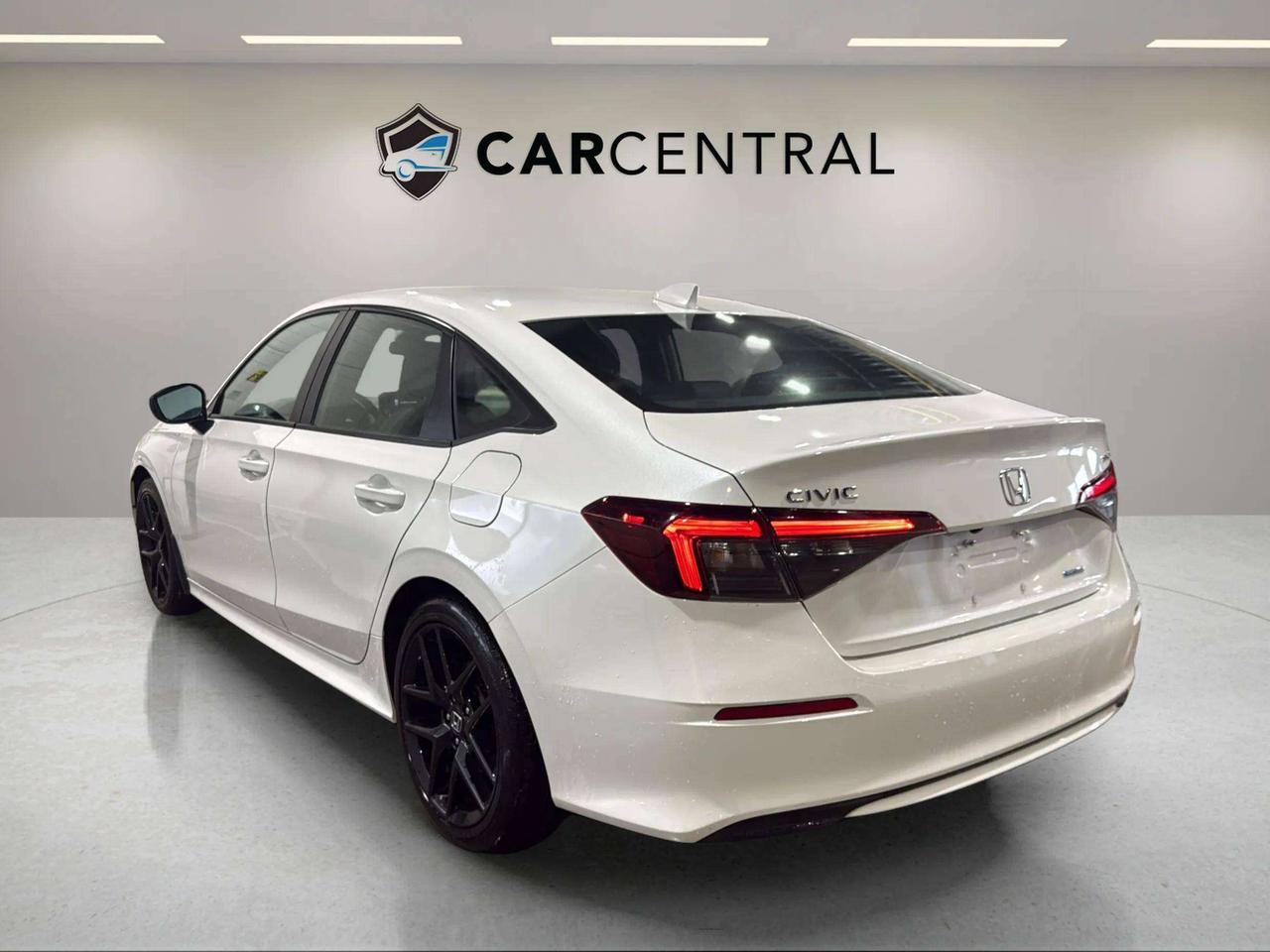 2025 Honda Civic SPORT HYBRID | SUNROOF | CARPLAY | LANE ASST Photo2
