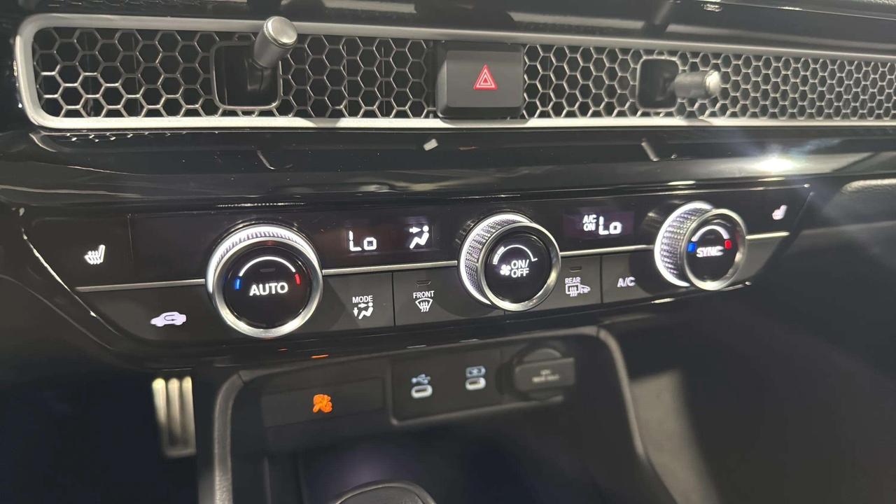 2025 Honda Civic SPORT HYBRID | SUNROOF | CARPLAY | LANE ASST Photo