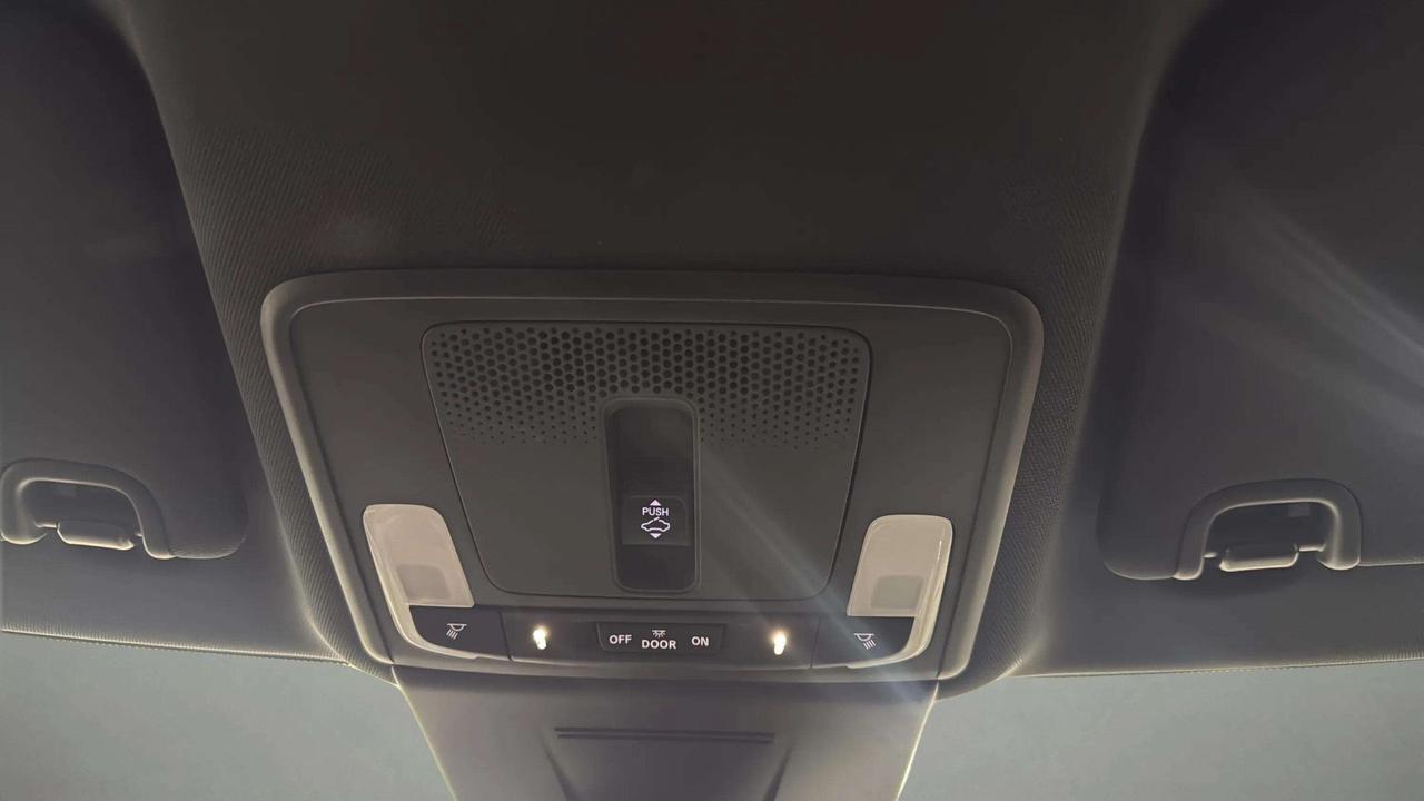 2025 Honda Civic SPORT HYBRID | SUNROOF | CARPLAY | LANE ASST Photo