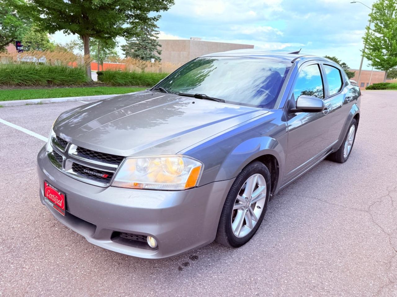 Used 2013 Dodge Avenger 4dr Sedan SXT Plus for sale in Mississauga, ON