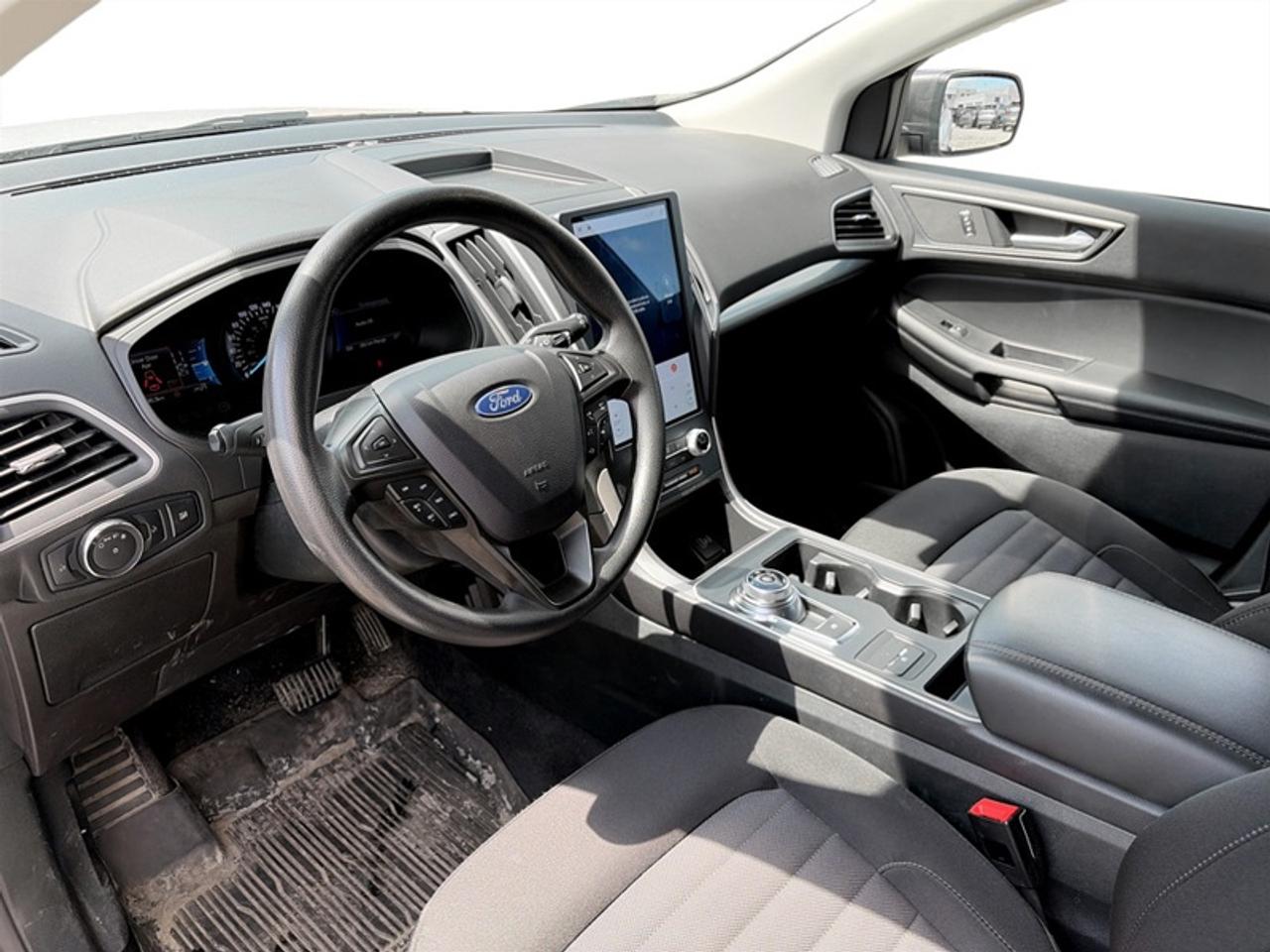 2022 Ford Edge SE Photo