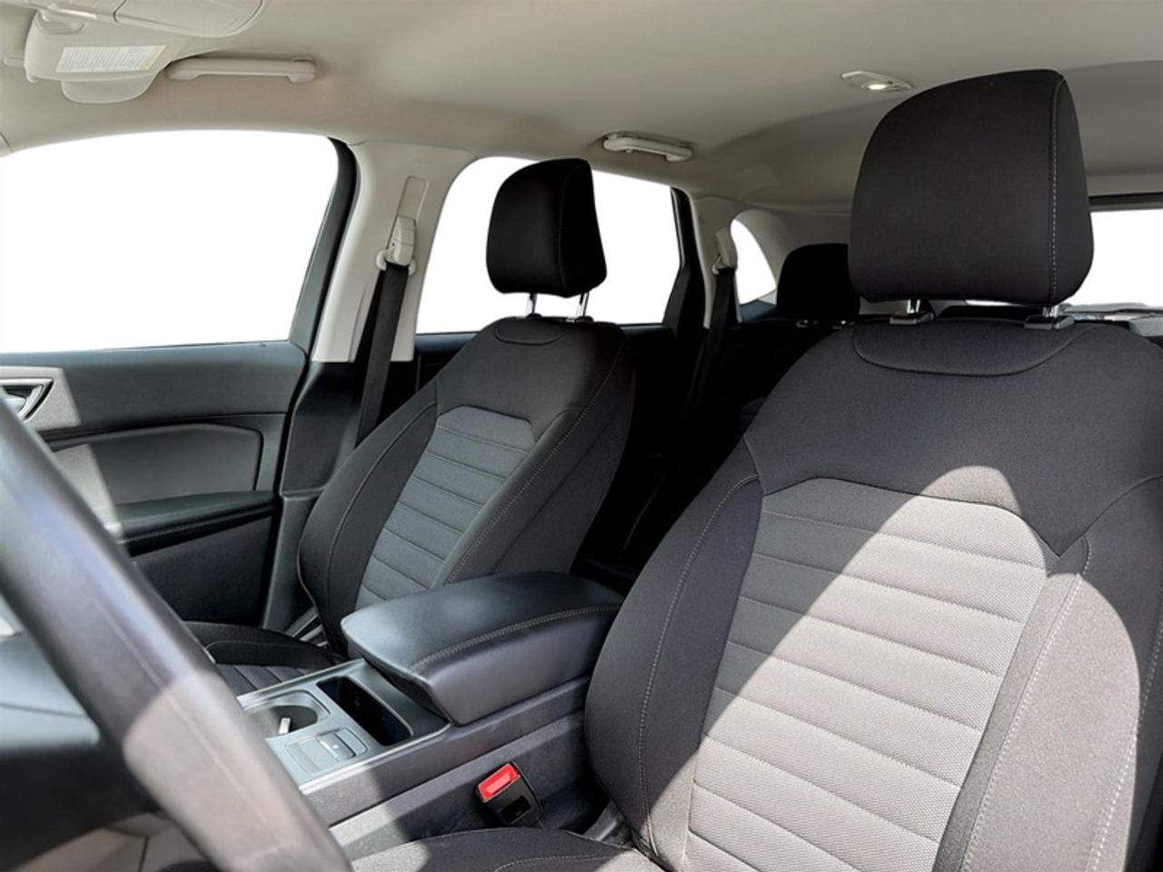 2022 Ford Edge SE Photo