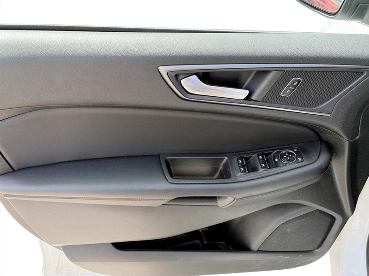 2022 Ford Edge SE Photo