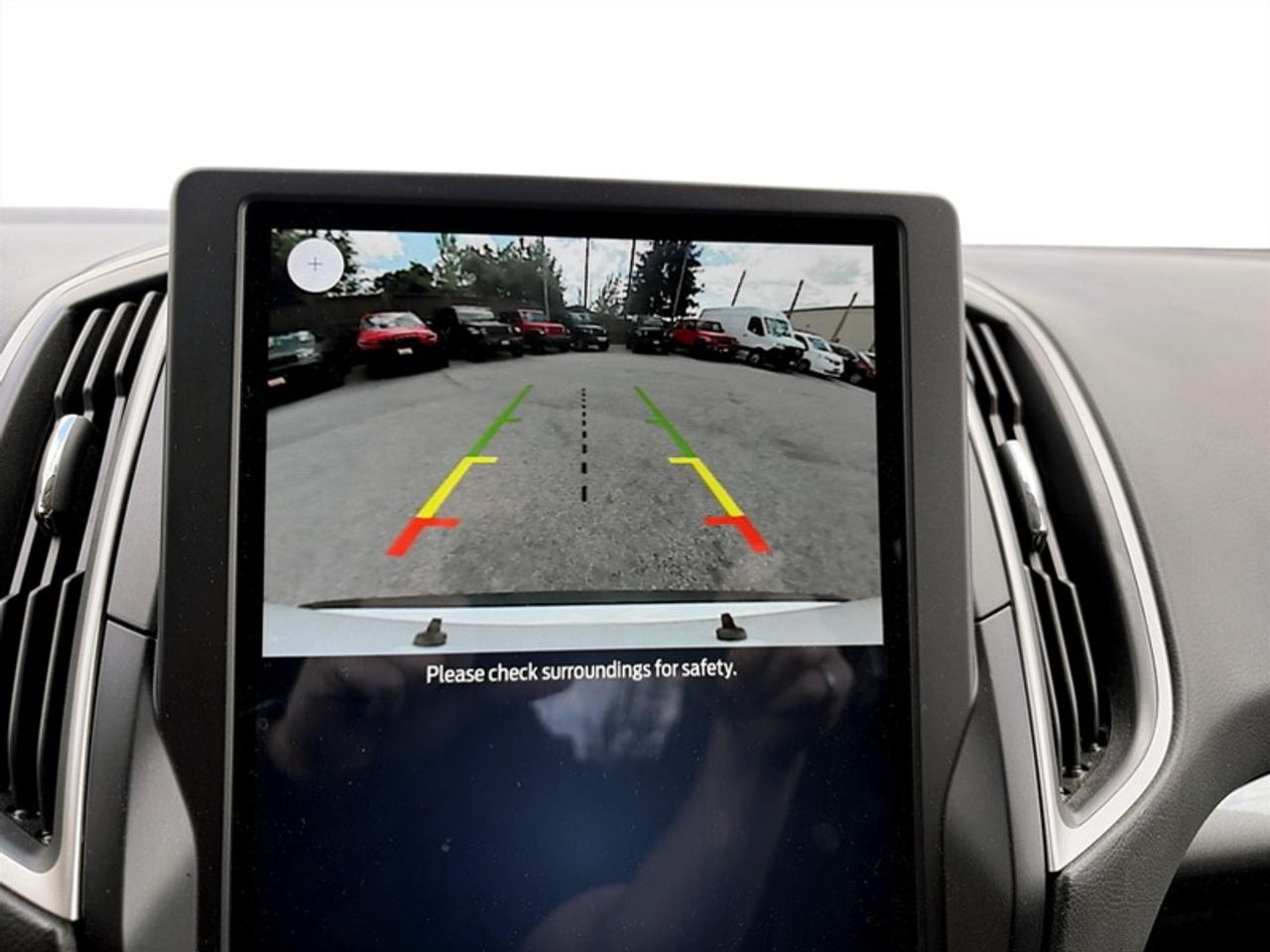 2022 Ford Edge SE Photo
