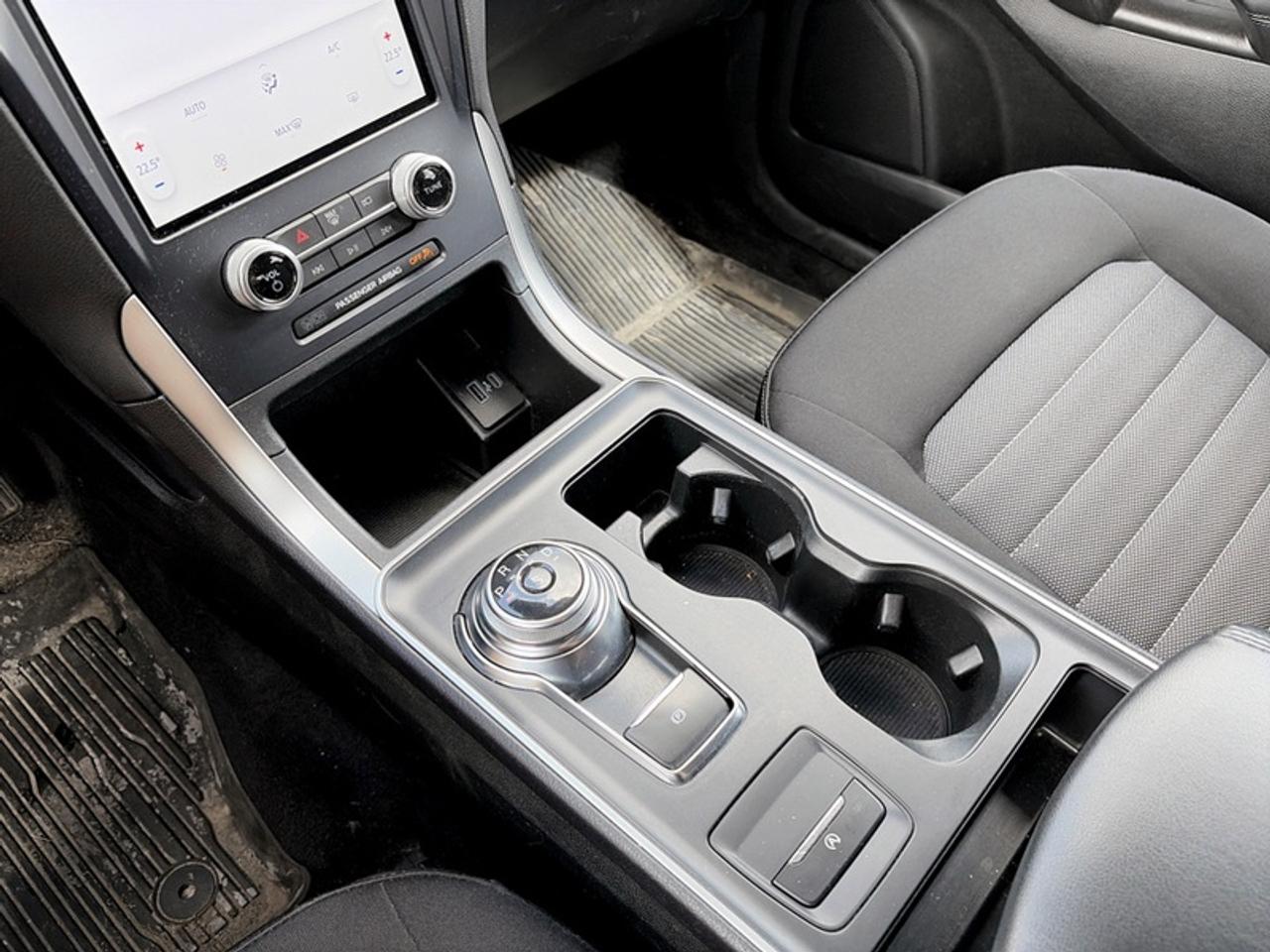 2022 Ford Edge SE Photo
