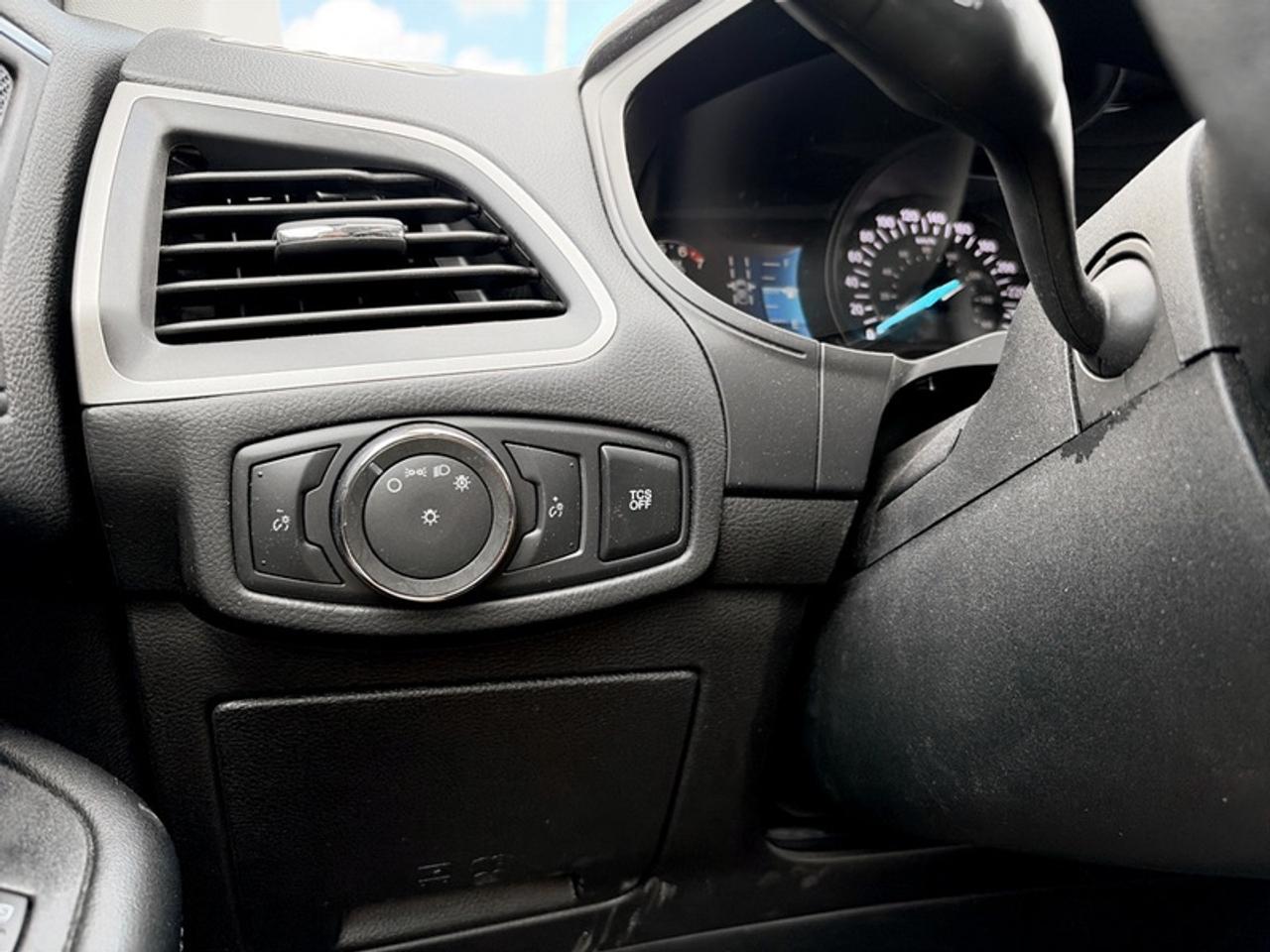 2022 Ford Edge SE Photo