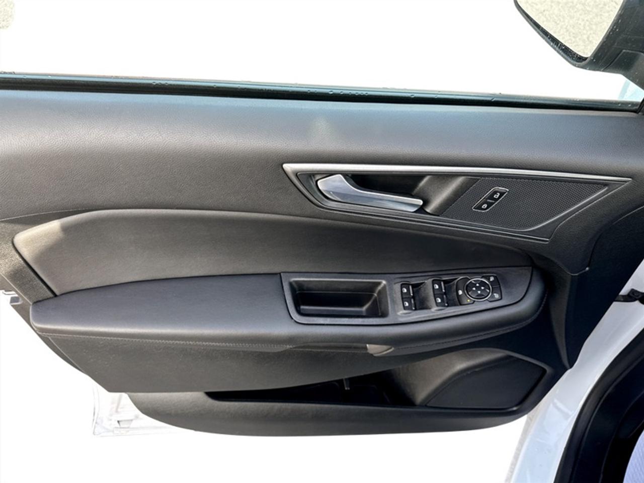 2022 Ford Edge SE  **APPLE CARPLAY - BLIND SPOT** Photo