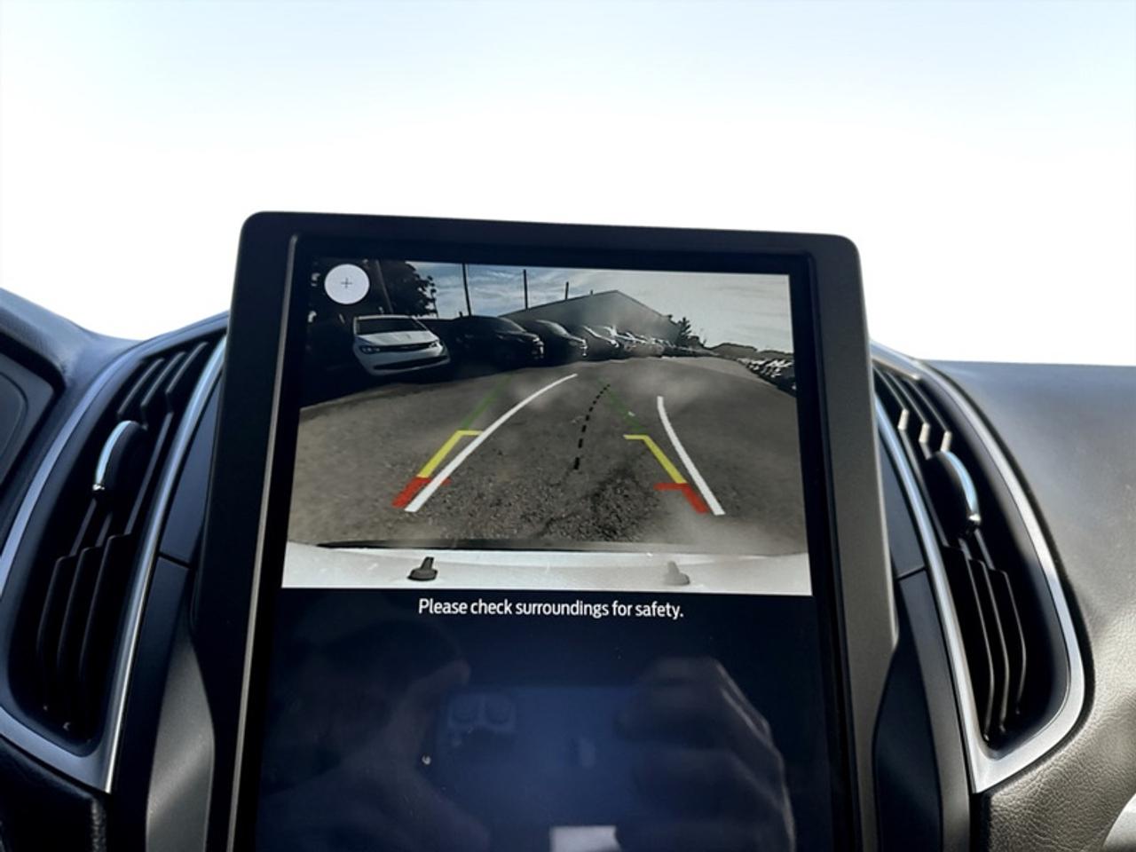 2022 Ford Edge SE  **APPLE CARPLAY - BLIND SPOT** Photo