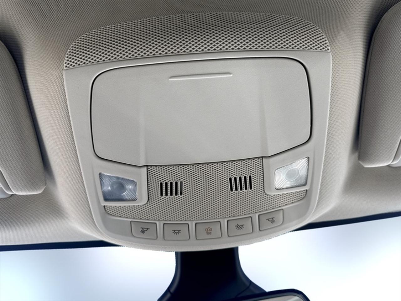 2022 Ford Edge SE  **APPLE CARPLAY - BLIND SPOT** Photo