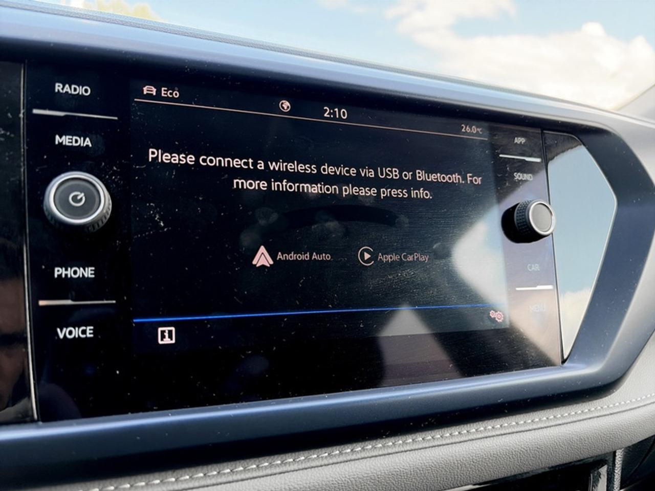 2024 Volkswagen Taos Comfortline  **GREAT COLOR** Photo