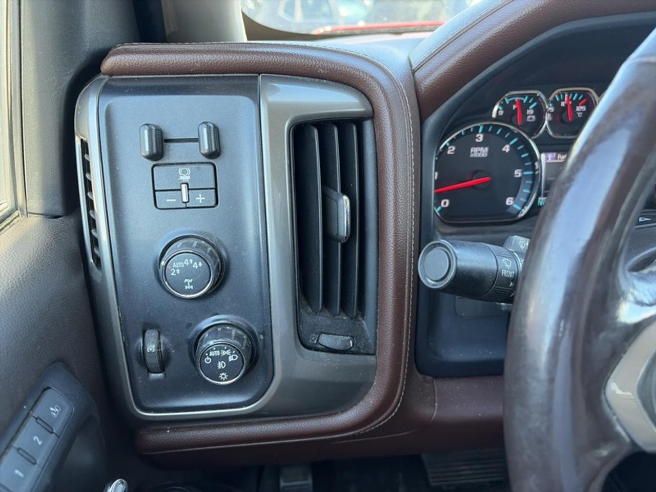 2018 Chevrolet Silverado 1500 High Country Photo