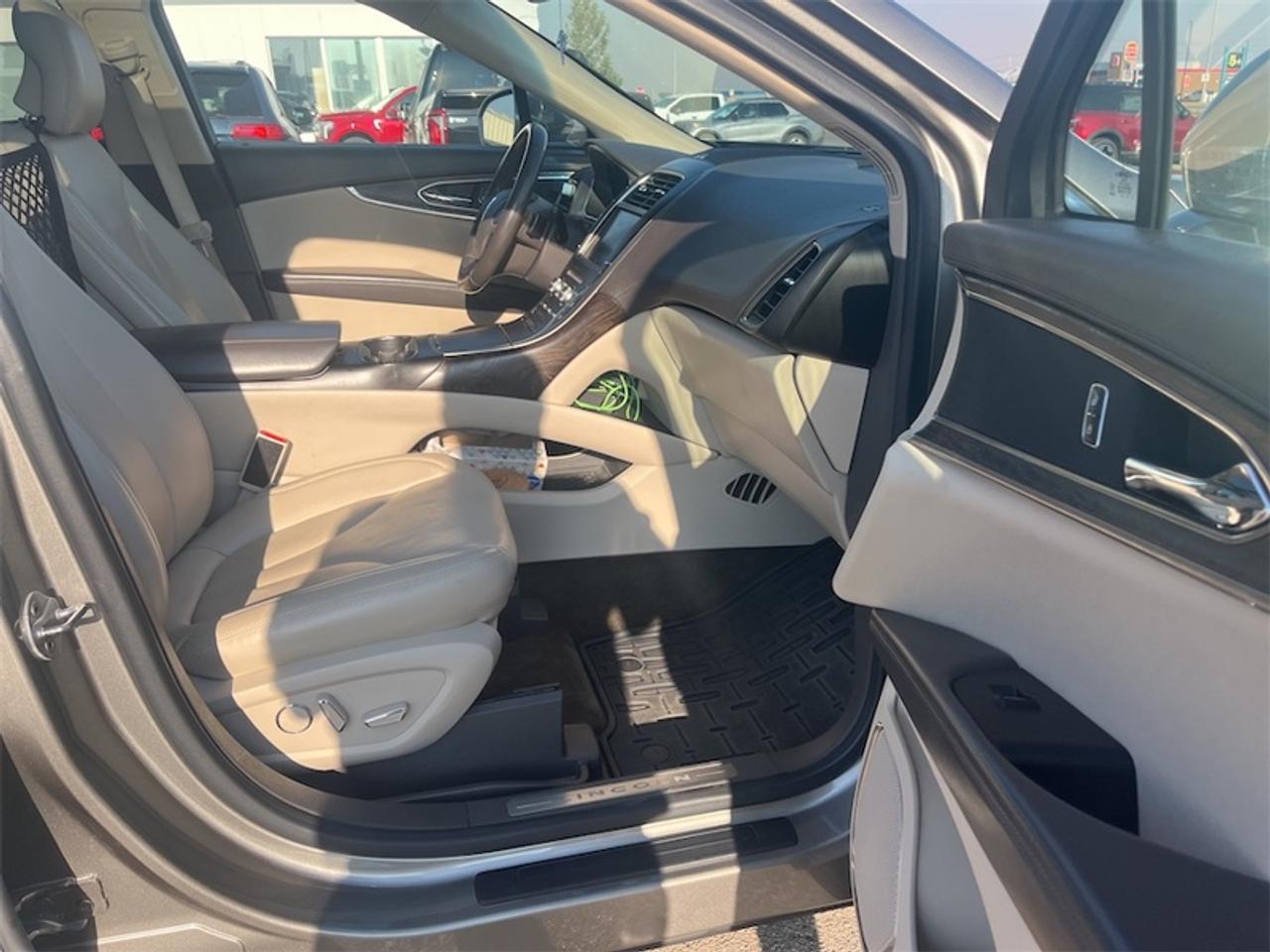 2016 Lincoln MKX Reserve  - Leather Seats -  Cooled Seats Photo5