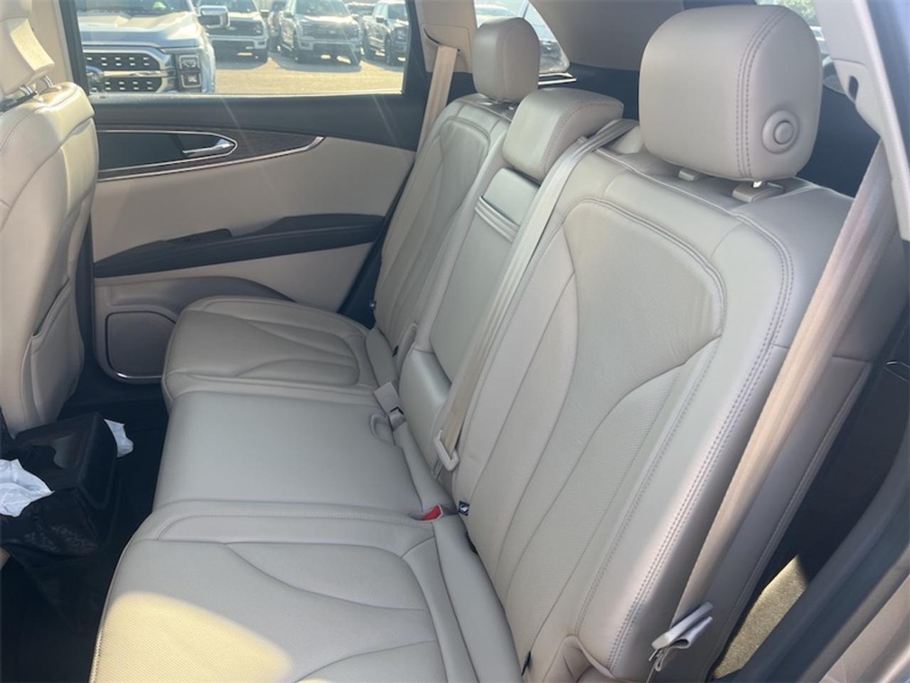 2016 Lincoln MKX Reserve  - Leather Seats -  Cooled Seats Photo5