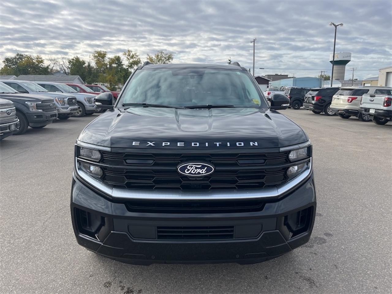 2027 Ford Expedition Platinum Max Photo5